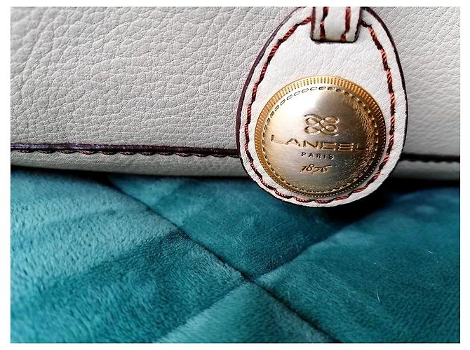 Premier Flirt Borsa a mano Lancel 1er Flirt Wand in pelle color crema - vista 4
