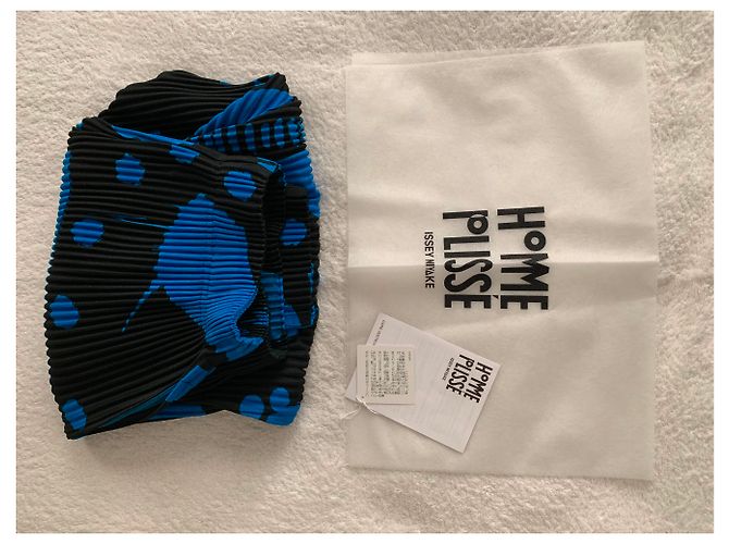 Issey Miyake Pantaloni Homme Plissé neri e blu - vista 10