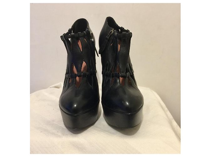 Alaïa Tacchi Alaia neri con ritagli Nero - vista 3