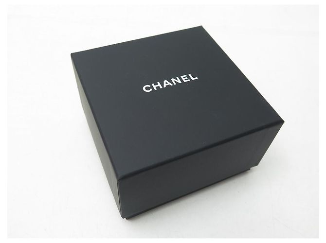 BRACCIALE NEW CHANEL CUFF LOGO CC L SCATOLA IN PELLE BLU E METALLO ORO Blu navy - vista 9