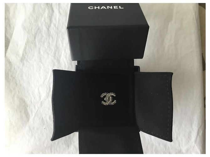 Chanel CC Ring mit Perlenbesatz silberfarben - Ansicht 2