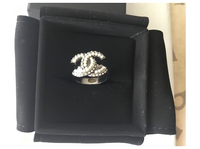Chanel CC Ring mit Perlenbesatz silberfarben - Ansicht 3