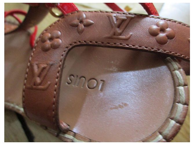 Louis Vuitton Sandali in vernice rossa, 39IT. Rosso - vista 2
