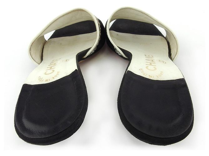 Chanel Mulas Preto Branco - vista 3