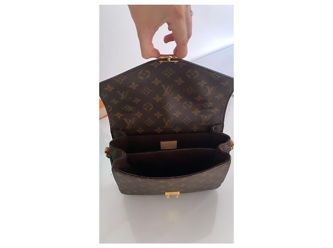 Borsa a mano Louis Vuitton Metis in pelle marrone - vista 5