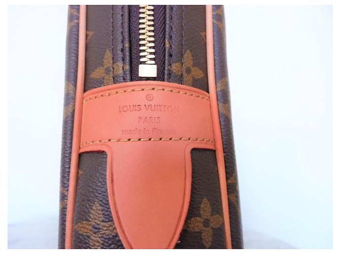 borsa LOUIS VUITTON Porta documenti da viaggio Marrone - vista 9