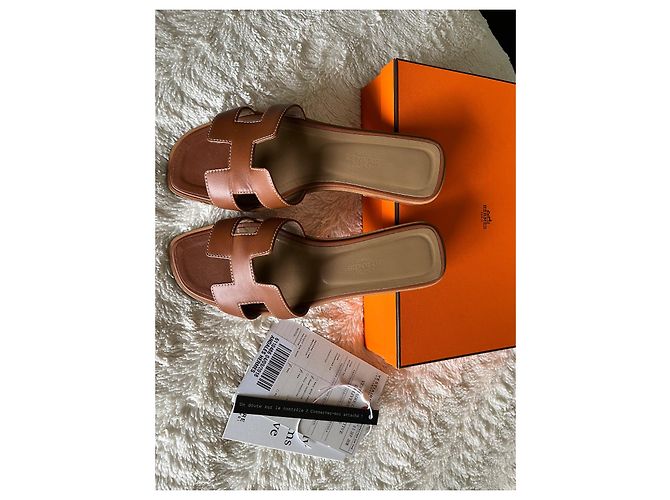 Goldfarbene Oran-Mules von Hermès Karamell - Ansicht 5
