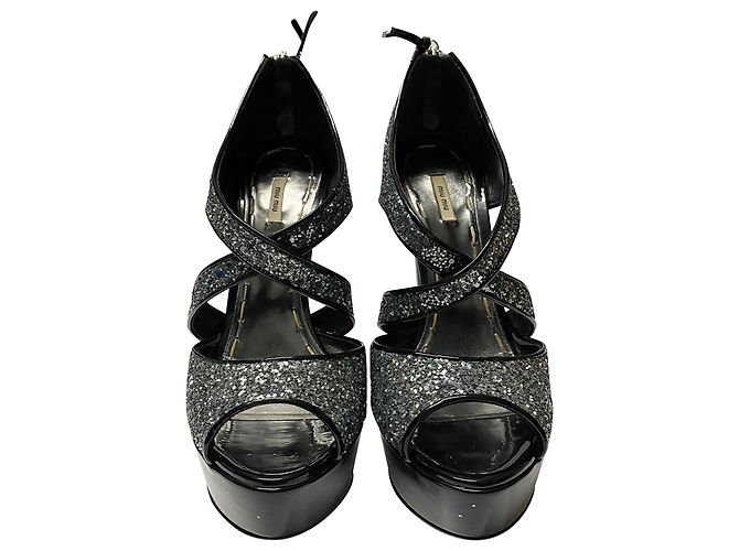 Sandali con plateau decorati con glitter Miu Miu in vernice nera Nero - vista 2