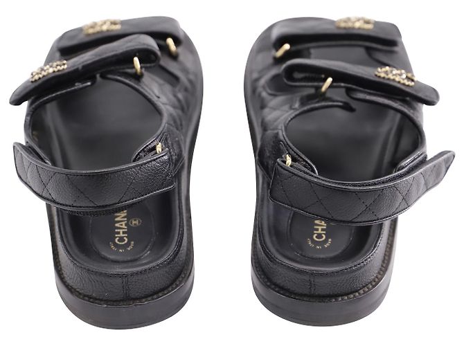 Timeless Sandali Chanel Trapuntati Dad con charm C foderato in pelle nera Nero - vista 3