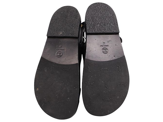 Timeless Sandali Chanel Trapuntati Dad con charm C foderato in pelle nera Nero - vista 4