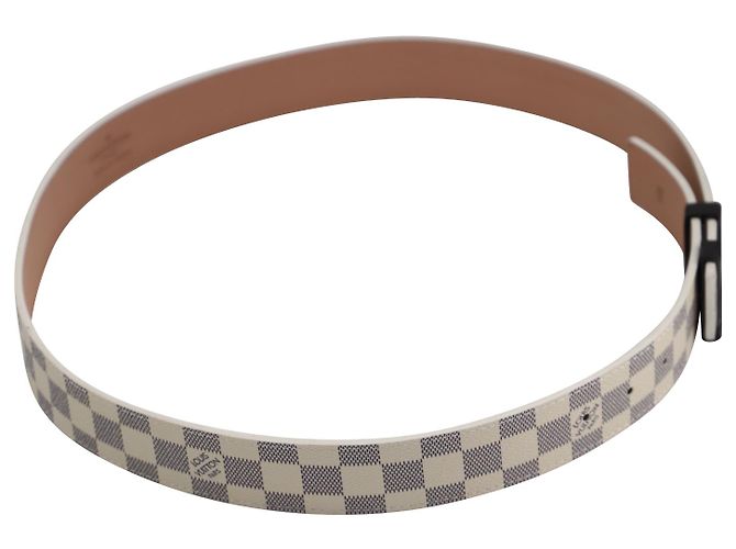 Louis Vuitton LV Initiales 40mm Reversible Belt in White Leather - view 4