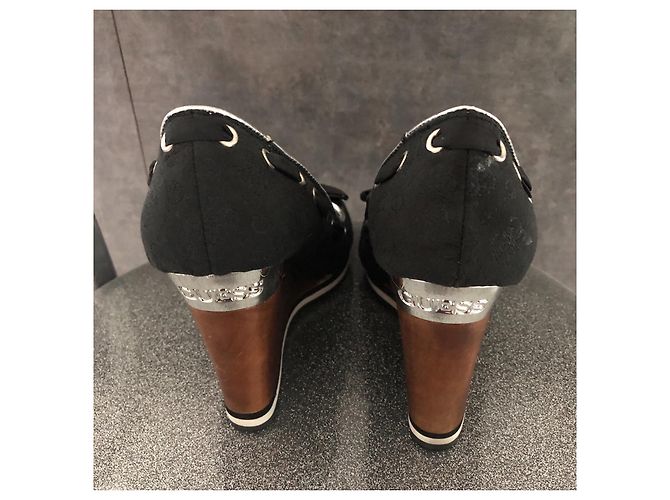 Zeppe Guess nere con punta aperta e tacco in legno Nero - vista 2