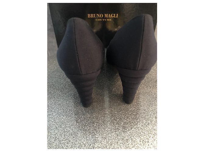 Décolleté Bruno Magli in pelle nera con tacco ritorto 36.5 - vista 4