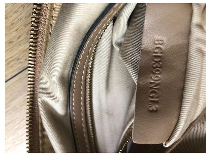 Pochette Valentino in pelle con borchie beige - vista 3