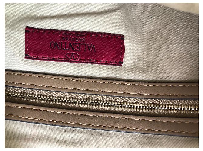 Pochette Valentino in pelle con borchie beige - vista 4