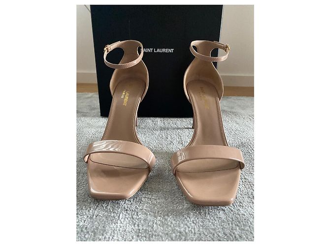Sandali Saint Laurent Amber in vernice rosa scuro Beige - vista 2
