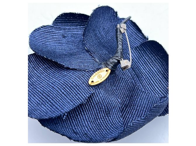 Broche Vintage émaillée Bleue Avec Motif Fleur - Très Bon état - Fantaisie