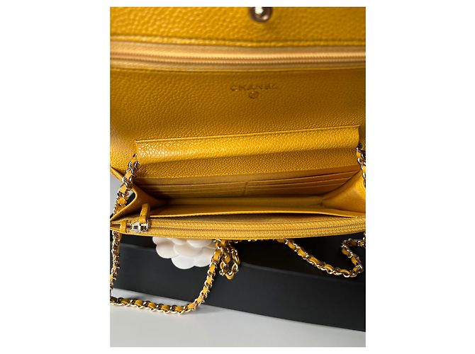 Wallet On Chain Chanel Cartera atemporal caviar acolchada con cadena Amarillo - vista 5