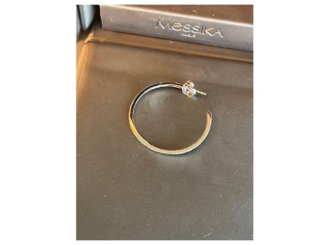 Messika Gatsby Orecchini a Cerchio in Oro Bianco e Diamanti - vista 5