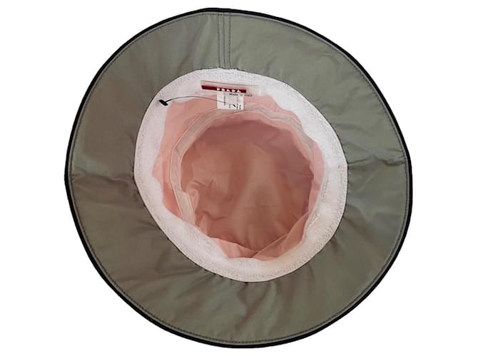 Cappello a secchiello Prada in nylon rosa bianco verde oliva - vista 2
