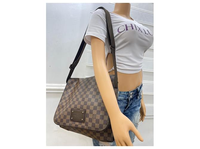 Louis Vuitton Borsa a tracolla Brooklyn Marrone - vista 11