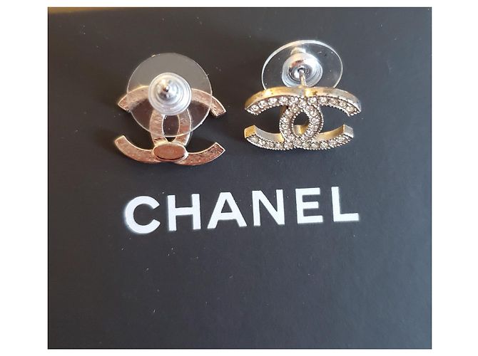 Bellissimi nuovi orecchini a C foderati di Chanel Argento - vista 4