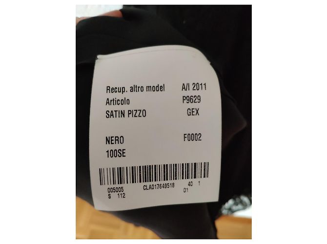 Regata Prada Preta de Seda com Laço Preto - vista 4