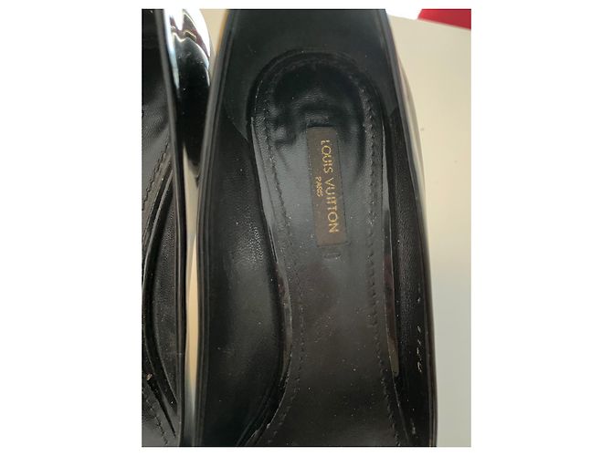 Décolleté Louis Vuitton in vernice nera misura 37 Nero - vista 3