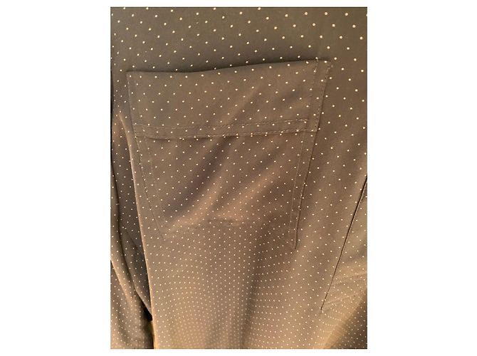 Camisa Club Monaco de seda cinza com bolinhas brancas - vista 5
