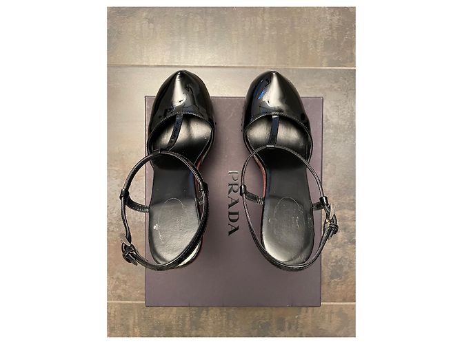 Prada Clogs aus schwarzem Lackleder - Ansicht 5