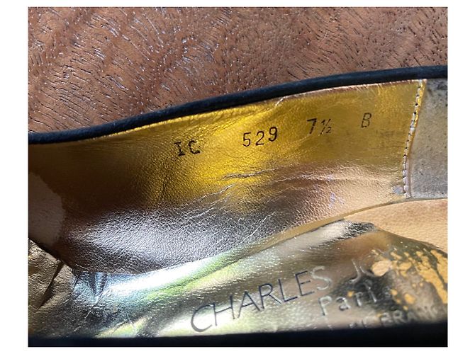 Décolleté Charles Jourdan in camoscio nero - vista 7