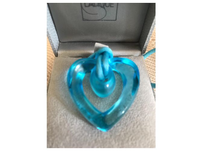 Collana con Pendente Lalique Cuore in Cristallo Blu - vista 2