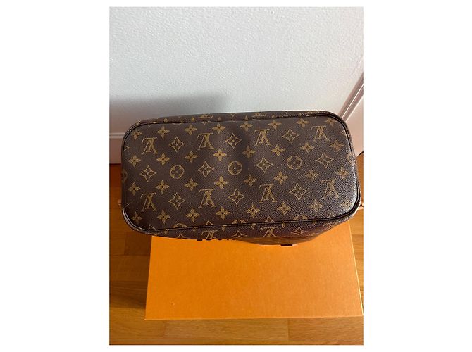 Borsa Louis Vuitton Neverfull Marrone Pelle - vista 2