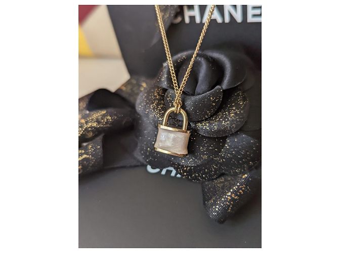 Chanel CC B18P Logo Pink Padlock Emaille Halskette SELTENE Quittung - Ansicht 3