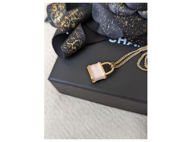 Chanel CC B18P Logo Pink Padlock Emaille Halskette SELTENE Quittung - Ansicht 8