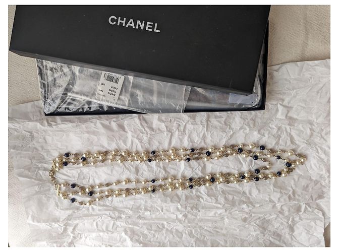 Chanel CC A16Logo K lungo perla barocca 3 collana a filo con etichetta a scatola Bianco - vista 15