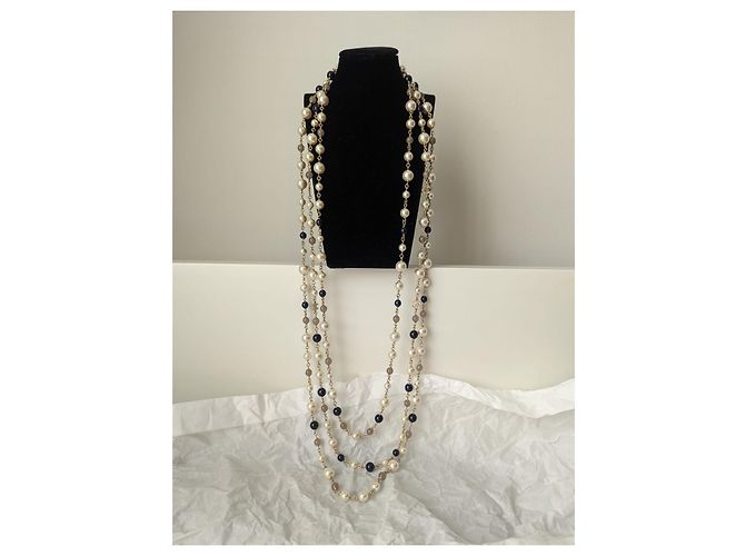 Chanel CC A16Logo K lungo perla barocca 3 collana a filo con etichetta a scatola Bianco - vista 2
