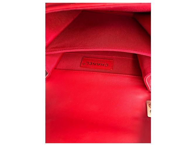 Borsa Chanel Boy North South in pelle rossa Rosso - vista 2
