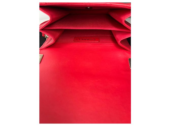 Borsa Chanel Boy North South in pelle rossa Rosso - vista 3