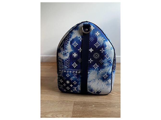Abbesses Louis Vuitton Keepall 50 Bandana Bianco Blu - vista 3