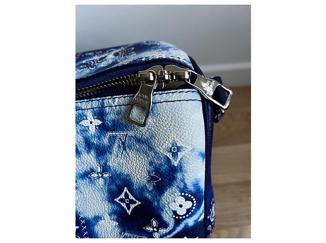 Abbesses Louis Vuitton Keepall 50 Bandana Bianco Blu - vista 7