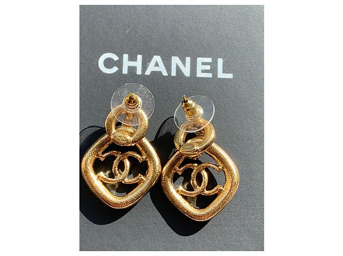 Orecchini Chanel in metallo bianco e resina - vista 7