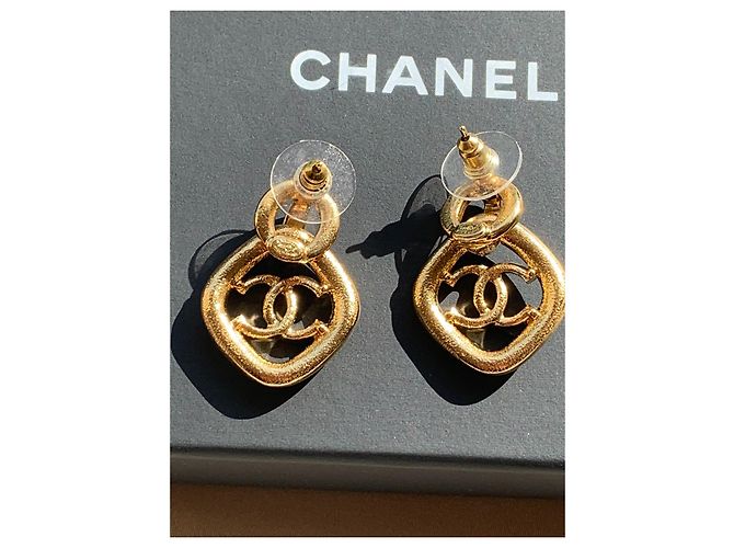 Orecchini Chanel in metallo bianco e resina - vista 9