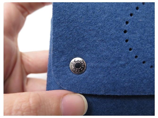 Hermès NEUF MINI POCHETTE HERMES EVELYNE EN FEUTRINE FEUTRE BLEU NEW FELT POUCH - vue 5