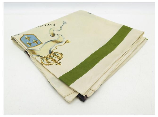 Hermès HERMES FALCONRY ROYAL DEDUCE SCIARPA CARRE DI LINARE 90 SCIARPA SPILLA IN SETA Beige - vista 12