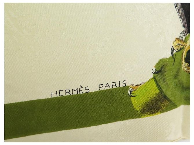 Hermès HERMES FALCONRY ROYAL DEDUCE SCIARPA CARRE DI LINARE 90 SCIARPA SPILLA IN SETA Beige - vista 5