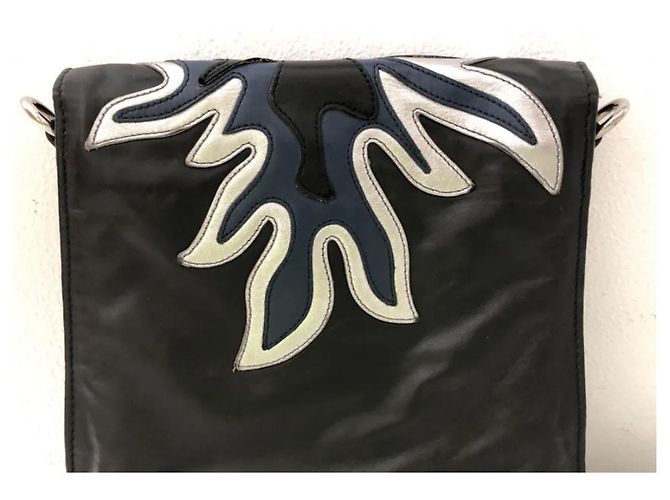 Bolsa transversal Miu Miu de couro preto com padrão de chamas - vista 6