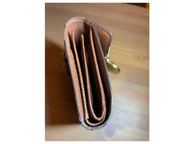 Louis Vuitton Cartera Koala Monogram Marrón Castaño - vista 11