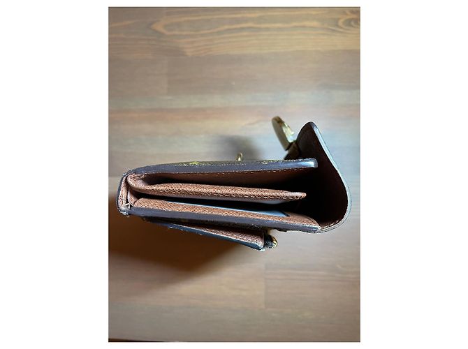 Louis Vuitton Cartera Koala Monogram Marrón Castaño - vista 12