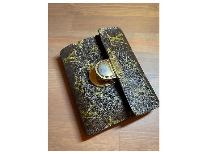 Louis Vuitton Cartera Koala Monogram Marrón Castaño - vista 13